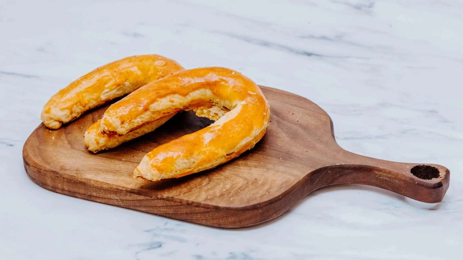 Qat-qat xəmirli kəsmikli nal