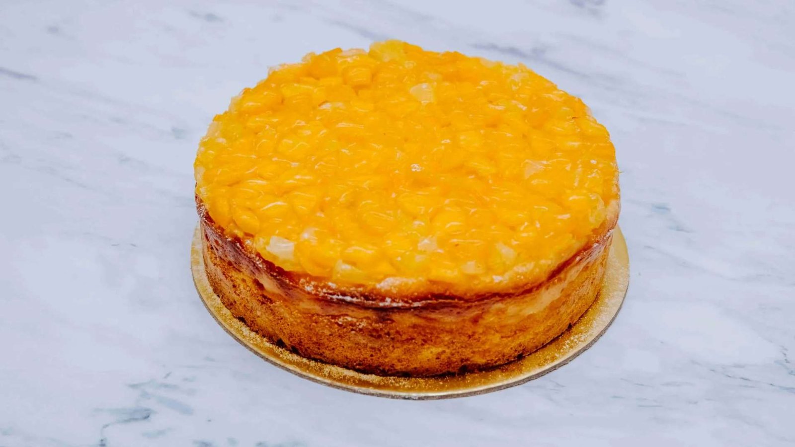 Ananaslı kəsmikli piroq